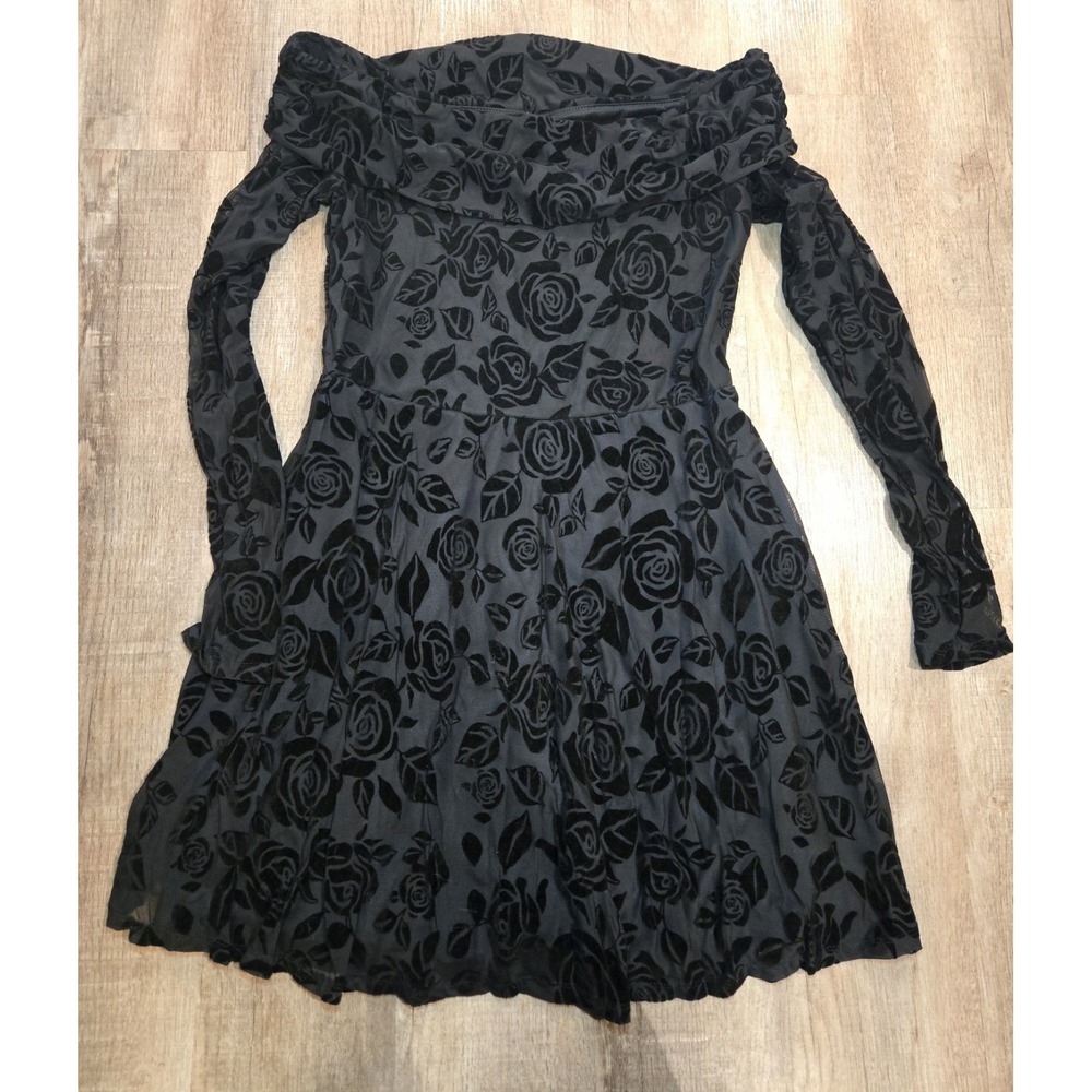 Wild Fable Black Dress With Velvet Rose Pattern Long Sleeved Size M Womens